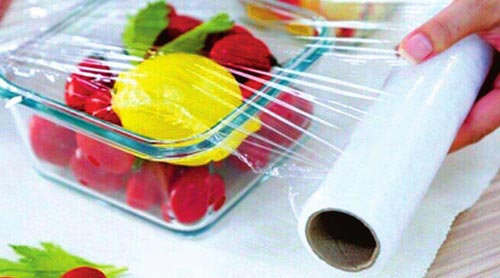 食品塑料保鮮膜透氣性能不達標(biāo)，內(nèi)部密封的食物仍然會發(fā)霉變質(zhì)